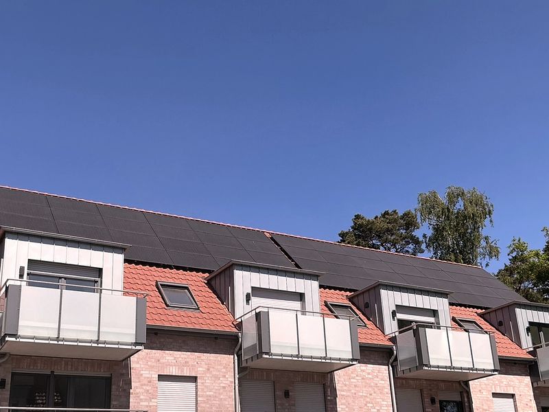 QNG-Neubau: Wohnen, Gewerbe und Nachhaltigkeit in einem Ensemble — Hatten — Bild 2 (overview_secondary)